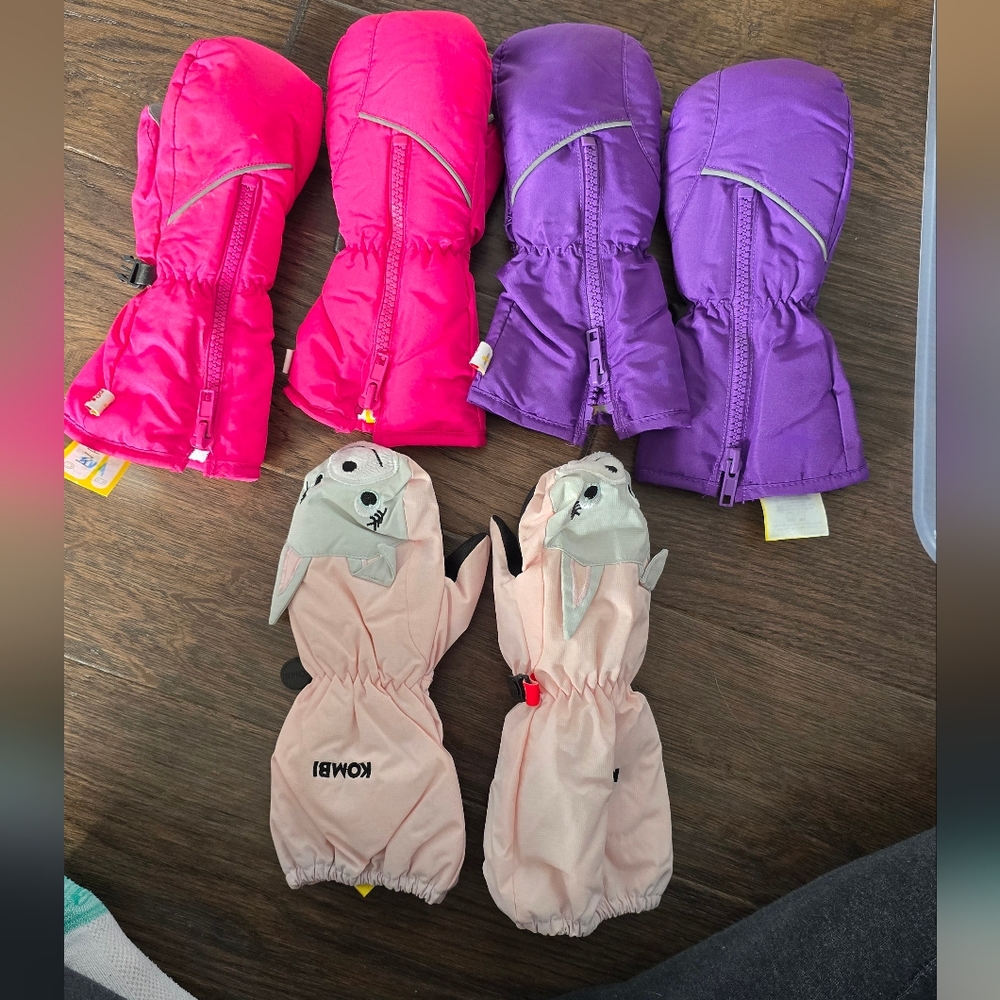 3 Pairs Of Kids Winter Gloves (Kombi & Hot Paws